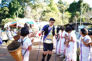 BIB: 3086
                            <button type="button" onclick="openModal(19064246)" class="btn btn-primary btn-sm float-right btn-popup" data-toggle="modal" data-target=".modal-high-quality">
                        <i class="fas fa-shopping-cart"></i> Add to Cart
                    </button>
                                            <button type="button" onclick="isThisMe(19064246, true)" class="btn btn-success btn-sm float-right btn-popup btn-isme hidden" data-toggle="tooltip" data-placement="bottom" title="นี่คือรูปของคุณใช่ไหม คลิกที่นี่เพื่อเอาเข้าอัลบั้ม">
                        <i class="fas fa-plus"></i> Add to album
                    </button>
                    <button type="button" onclick="isThisMe(19064246, false)" class="btn btn-warning btn-sm float-right btn-popup btn-isnotme hidden">
                        <i class="fas fa-ban"></i> Remove from album
                    </button>